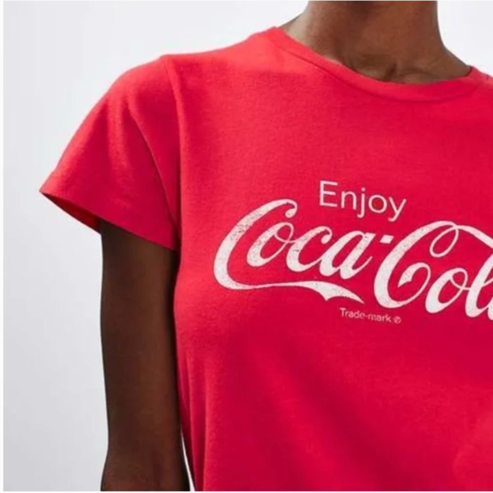 TOPSHOP Coca Cola Graphic Tee